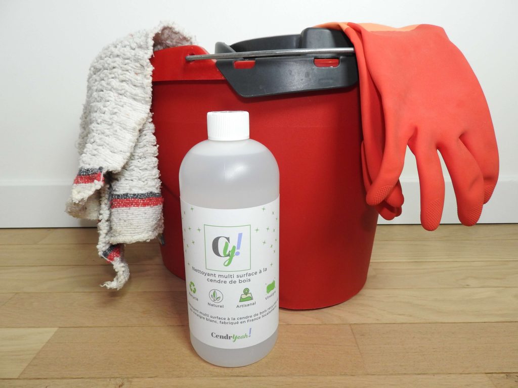 Produit nettoyant multisurface à cendre de bois de la marque cendryeah